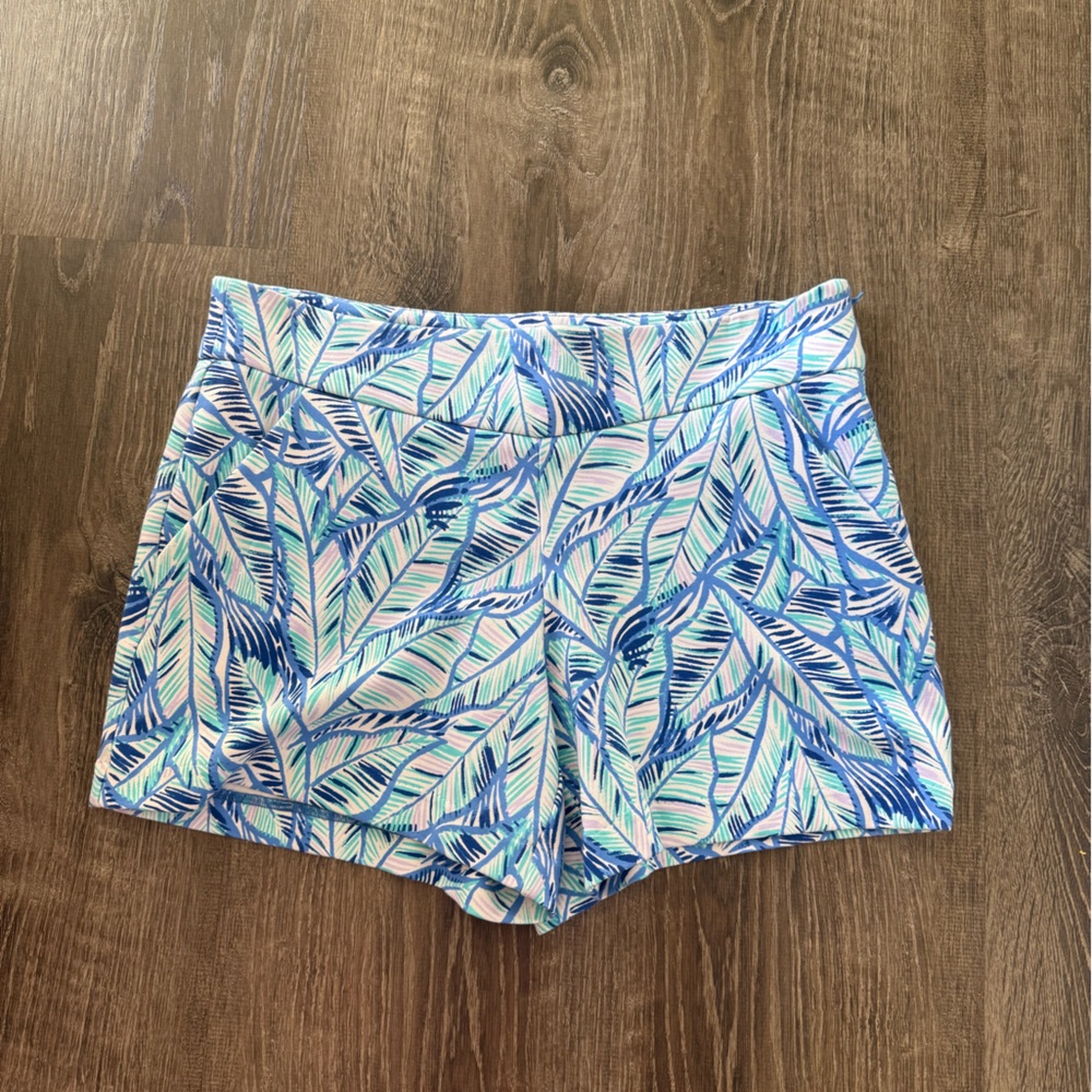 NWT Lilly Pulitzer Blue and Green Bermuda Shorts Vibrant Tropical Print